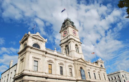 Ballarat Town Hall with a backdrop of a blue sky with some clouds. 