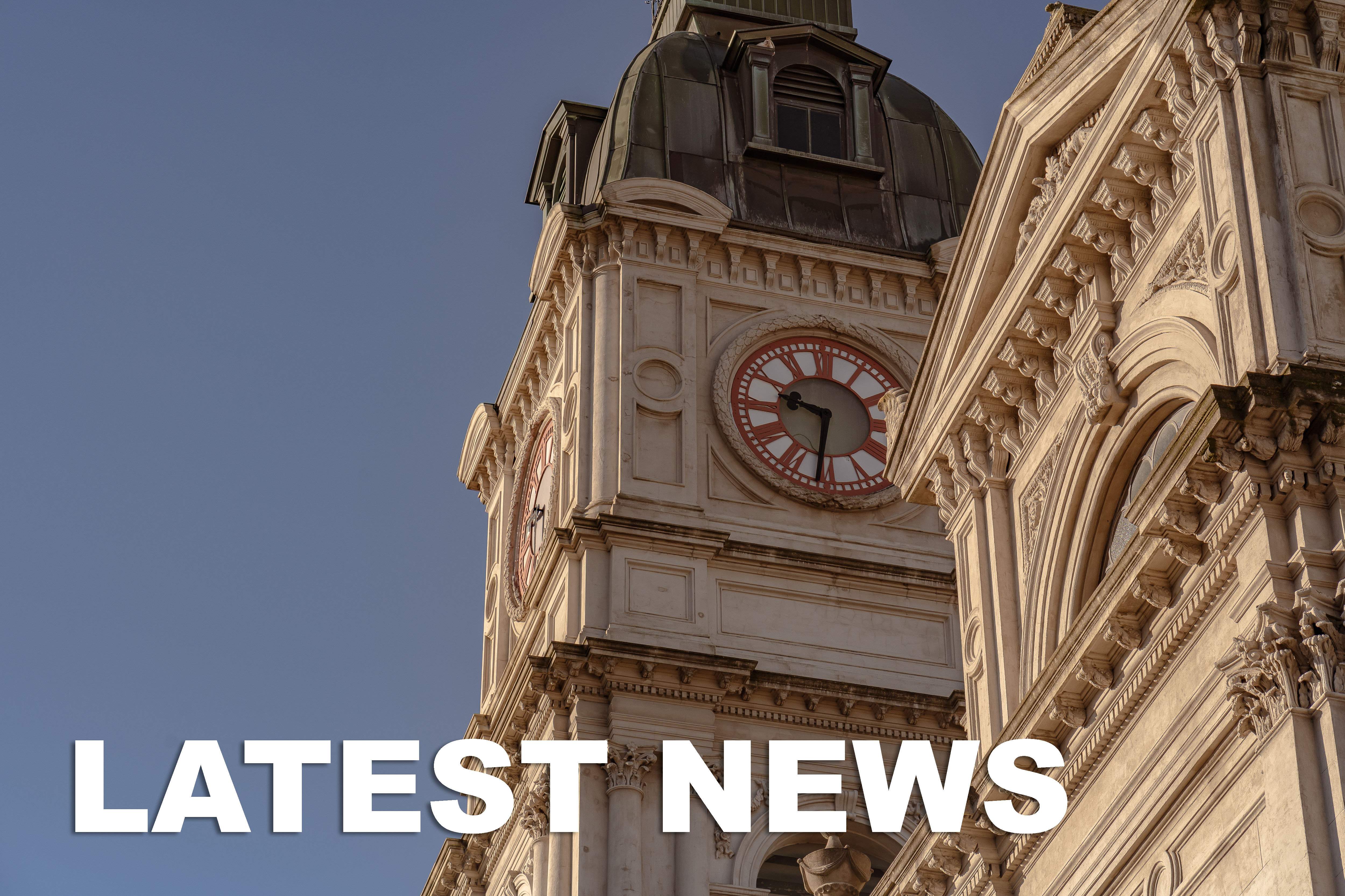 Tile image of Ballarat Town Hall clock that reads Latest News