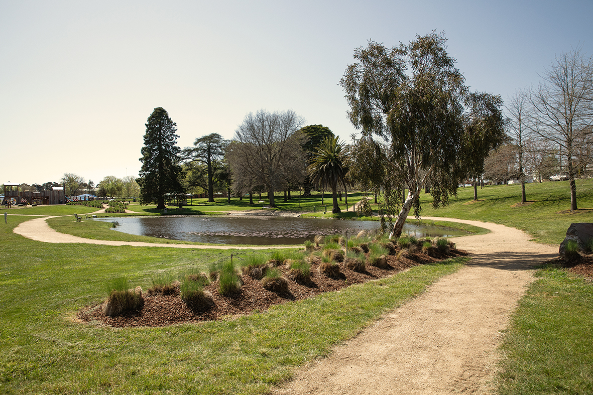 Eureka Gardens image, showing path and lake features