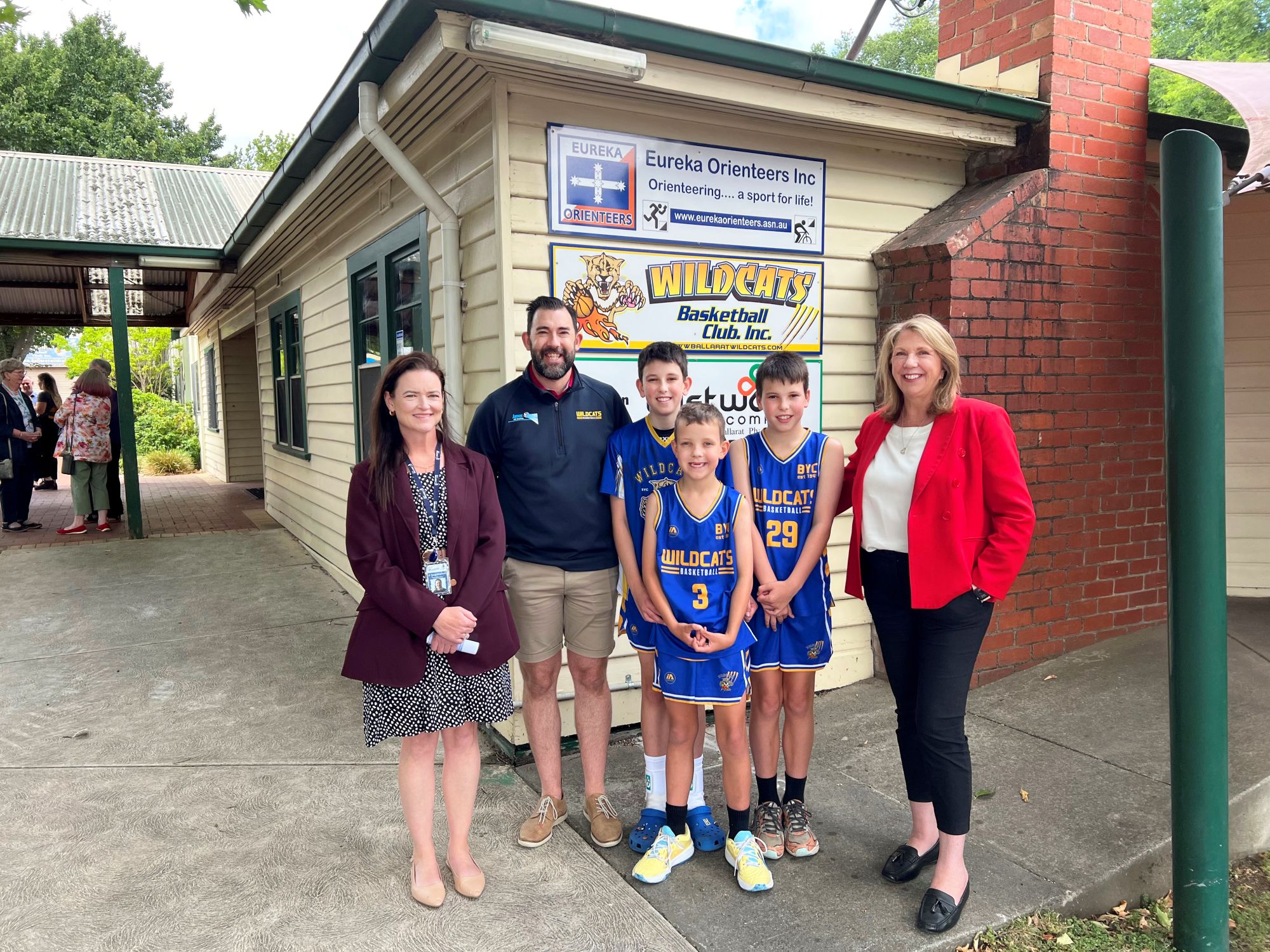 City of Ballarat Mayor, Cr Tracey Hargreaves, Federal Member for Ballarat and Minister for Infrastructure, Transport, Regional Development and Local Government, Catherine King with Wildcats Basketball Club members who are regular users of the hub.