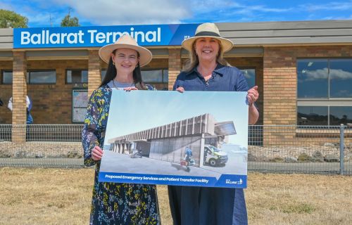 City of Ballarat Mayor, Cr Tracey Hargreaves with Federal Member for Ballarat and Minister for Infrastructure, Transport, Regional Development and Local Government, Catherine King at the Ballarat Airport.