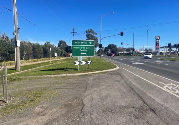 Generic image of Glenelg Highway road sign