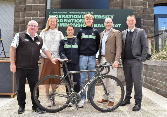 City of Ballarat Mayor Cr Des Hudson, AusCycling CEO Marne Fechner, athletes Dr Alana Forster and Oscar Chamberlain, race director Scott McGrory, Federation University Director (Global and Engagement) and City of Ballarat Councillor Cr Daniel Moloney.