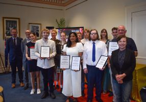 Group of the 2021 Youth Awards recipients