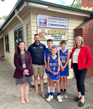 City of Ballarat Mayor, Cr Tracey Hargreaves, Federal Member for Ballarat and Minister for Infrastructure, Transport, Regional Development and Local Government, Catherine King with Wildcats Basketball Club members who are regular users of the hub.